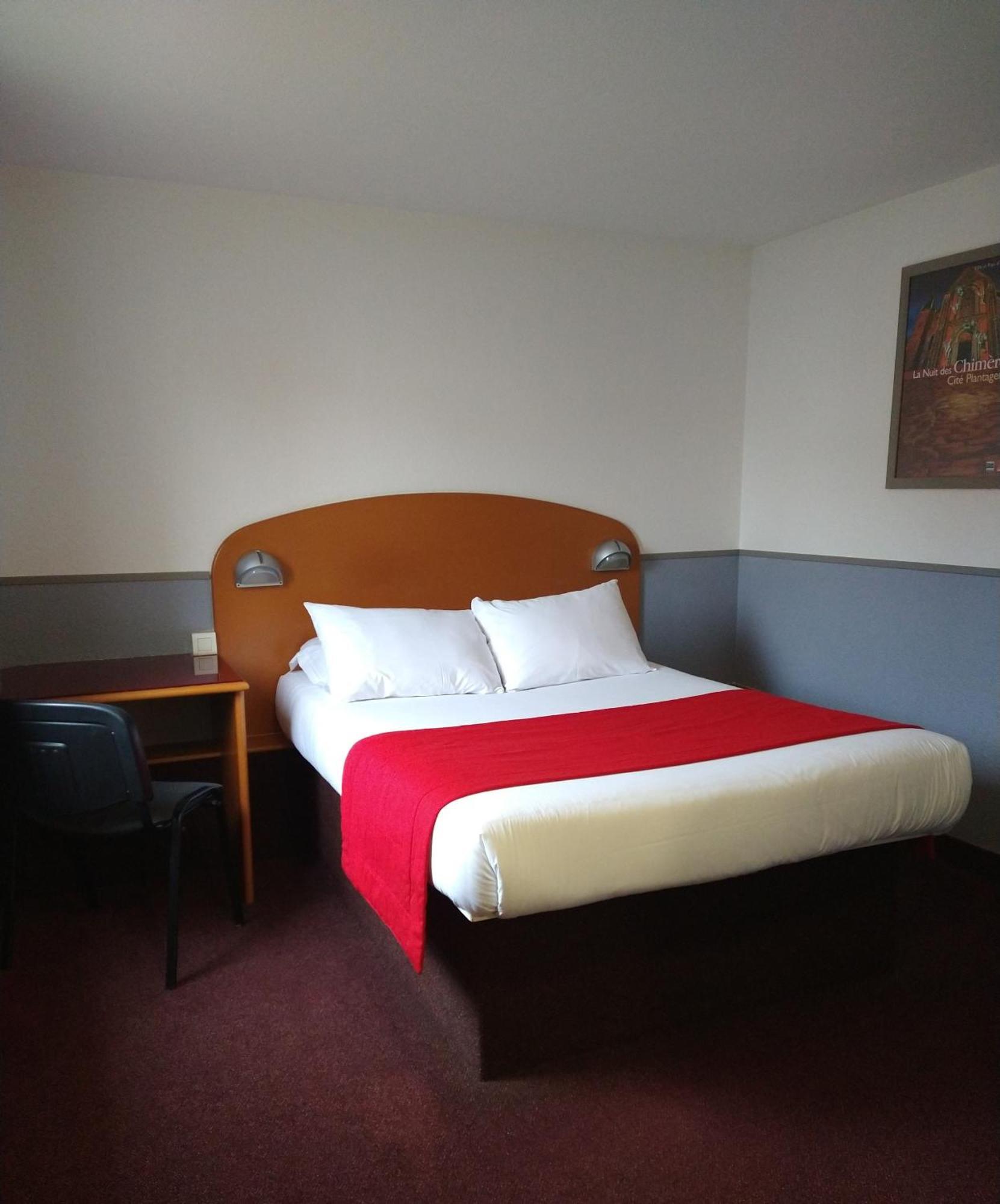 Quick Palace Le Mans Saint Saturnin Bagian luar foto